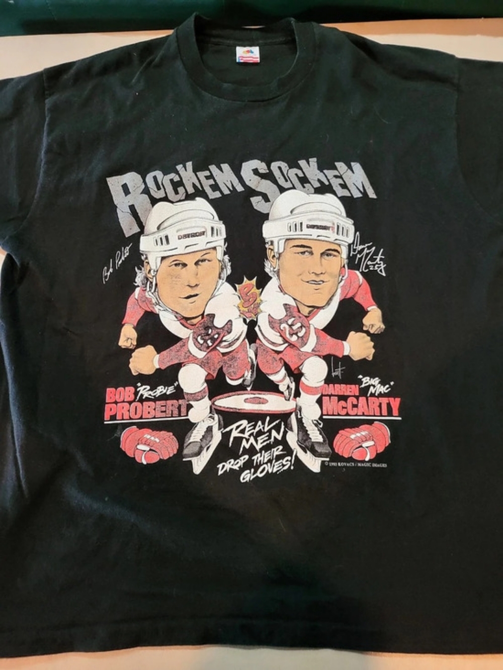 Fruit of the Loom Vintage 1993 Detroit Red Wings Rock 'Em Sock 'Em Bob Probert &